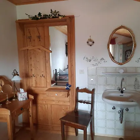 Am Wirtshof Apartment